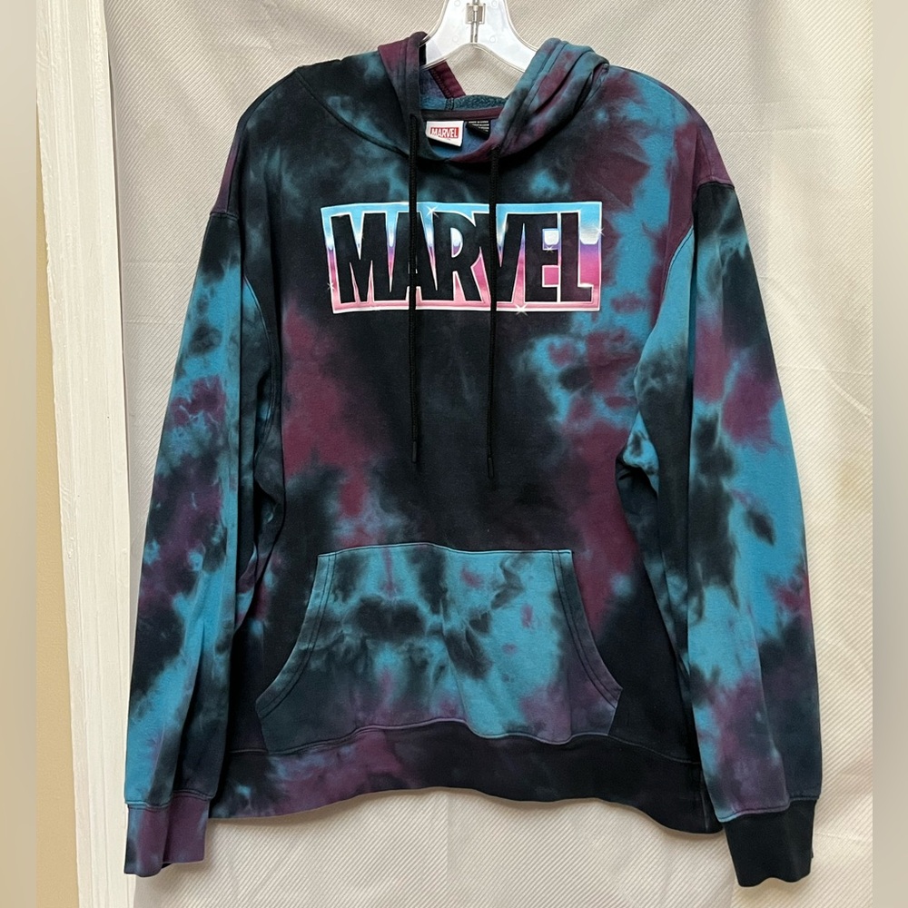 .  Marvel Men’s Multicolor Tie-Dye Hoodie Kangaroo pocket Size XL